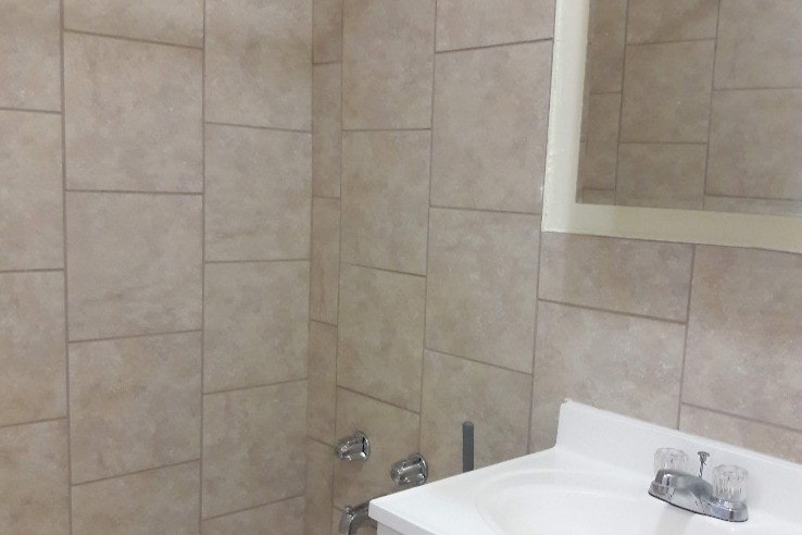 Bathroom - 1711 N Stillman St