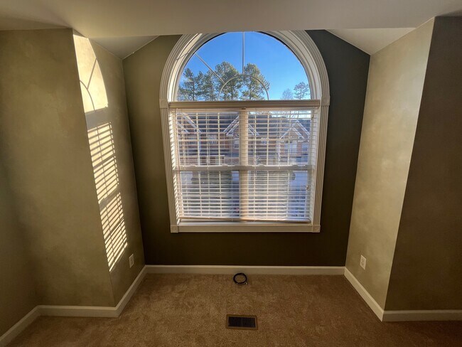 Building Photo - 118 Grande Meadow Way