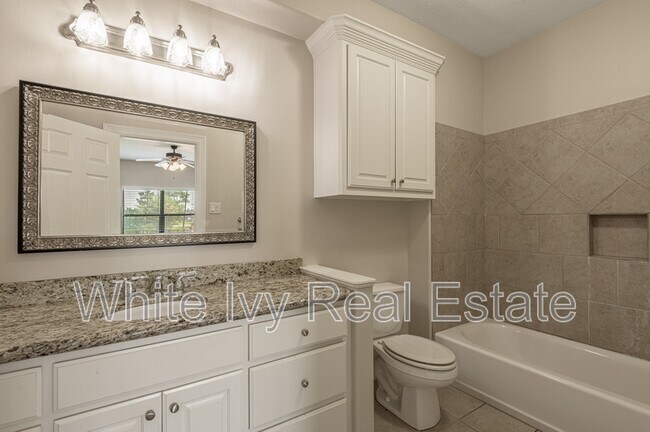 Building Photo - 2121 Normal Park Dr