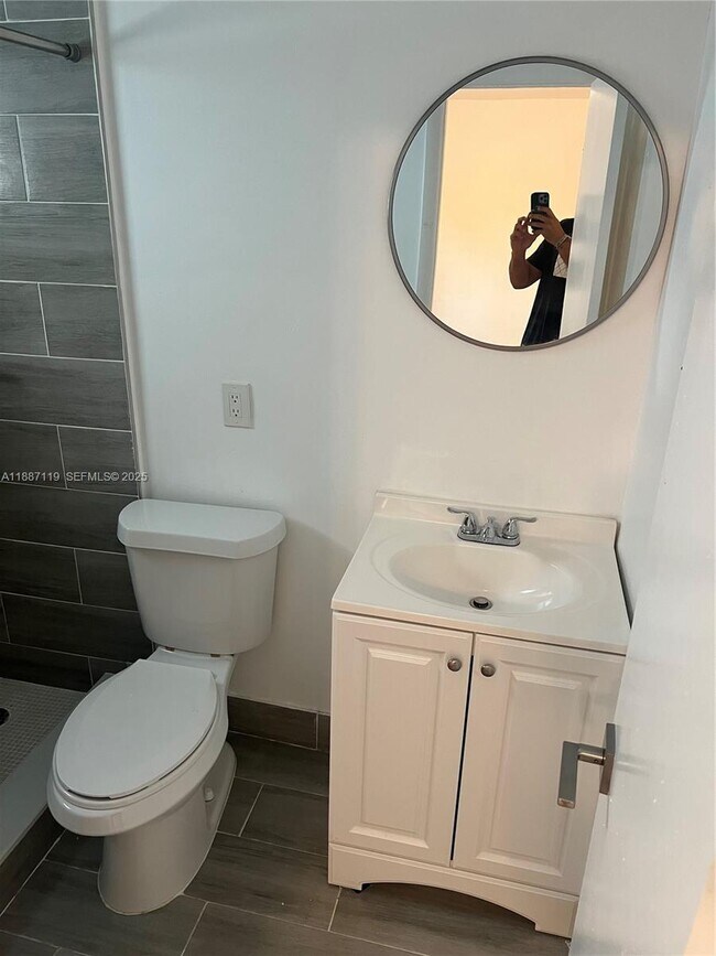 Building Photo - 4300 SW 67th Ave