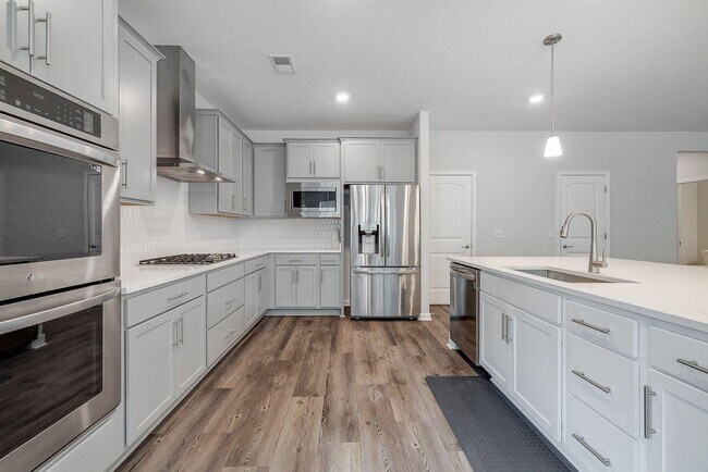 Building Photo - 42 Brookhaven Dr