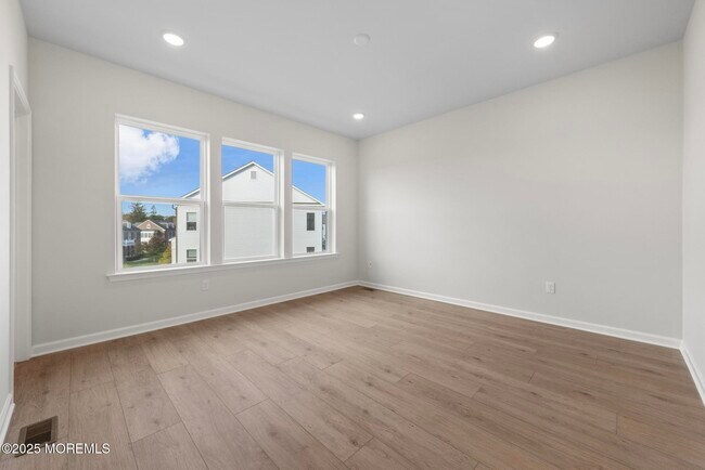 Building Photo - 20 Barton Ave