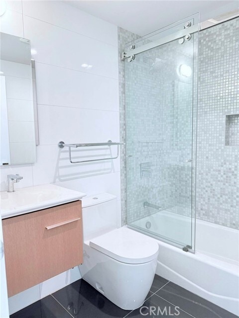 Building Photo - 1729 S Barrington Ave