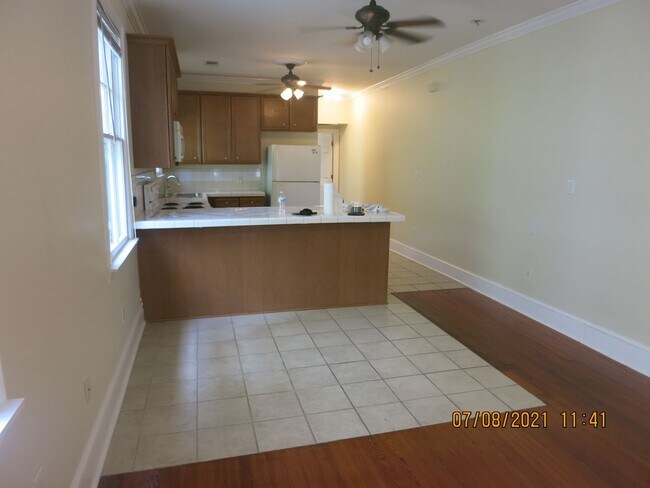 Building Photo - 4009-4011Iberv