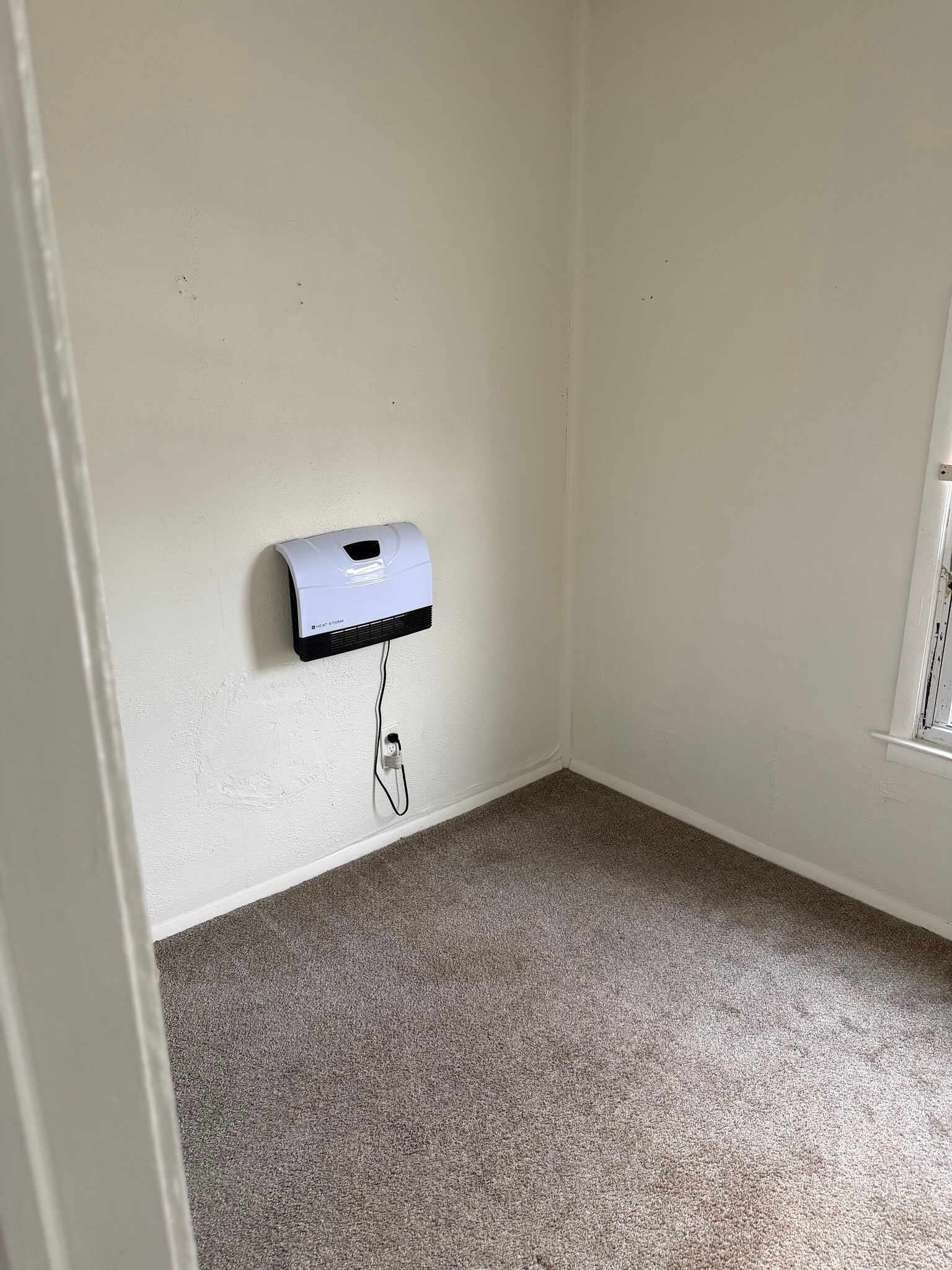 Building Photo - 108 S Warner St