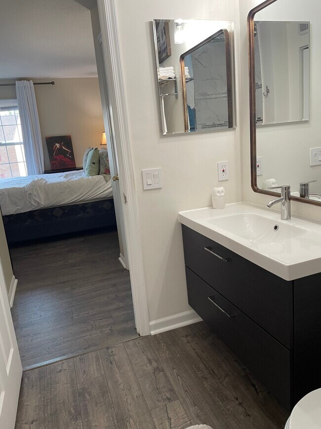 Master Bathroom - 108 Prosperity Ave SE