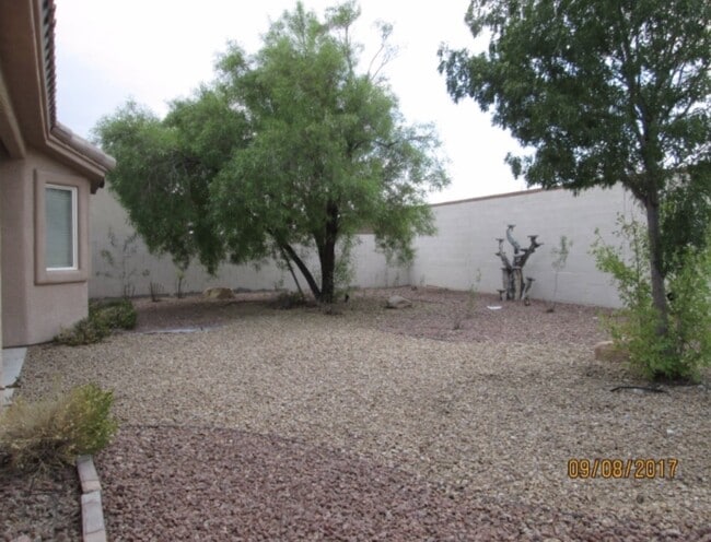 Building Photo - SUMMERLIN JEWEL! 4BD/2BA SINGLE STORY!