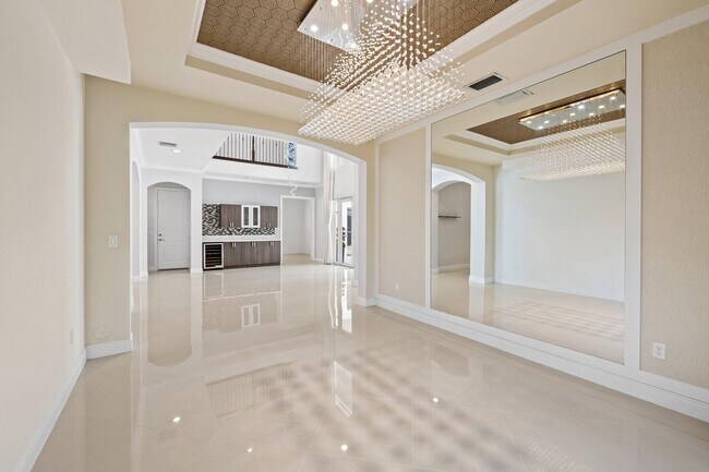 Building Photo - 9980 Edgewater Ct