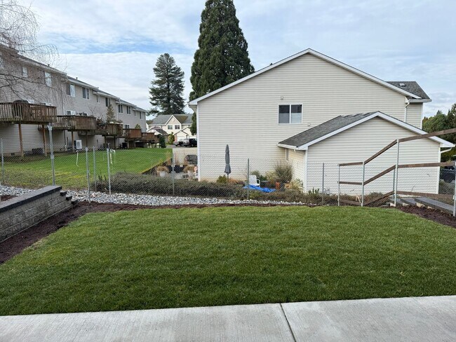 Building Photo - Beautiful Three Bedroom New Construction Home For Rent