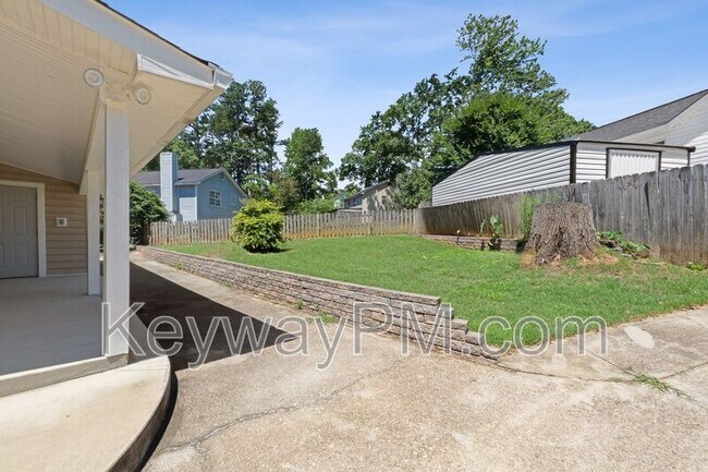 Building Photo - 255 Silver Maple Rd