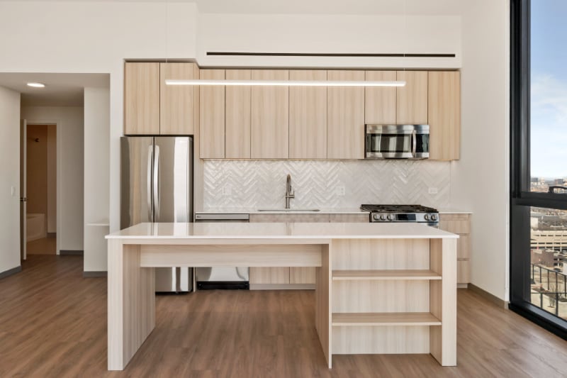 Building Photo - 510 S Damen Ave