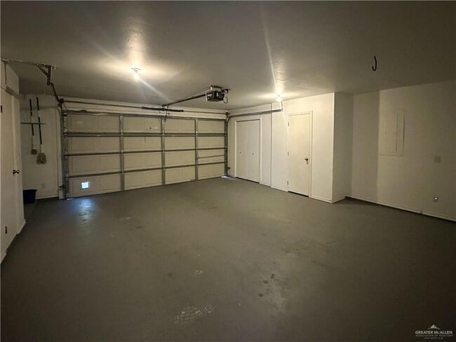 Building Photo - 21 1st Ln Ct