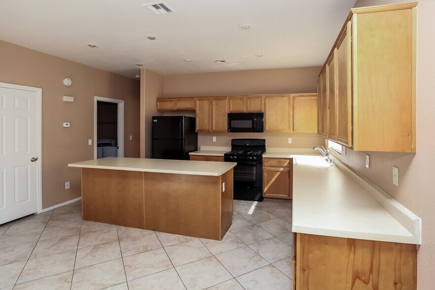 Building Photo - 4034 Warren Rock St