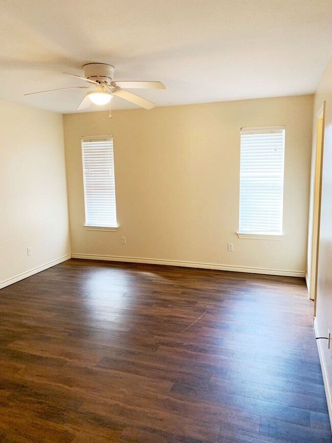 Building Photo - Beautiful 3 Bedroom, 2 Bath Home in Flint!