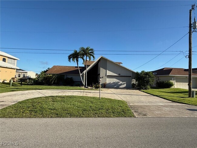 Building Photo - 3417 SW 8th St
