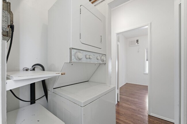 Building Photo - 408 N Spaulding Ave