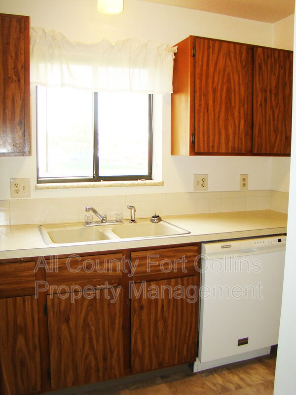 Building Photo - 421 Mulberry Dr