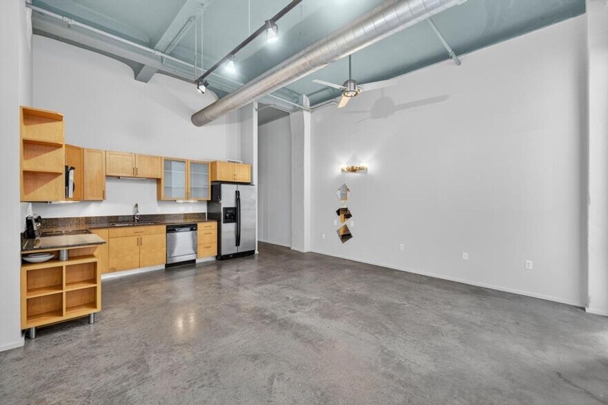 Building Photo - 1136 Washington Ave