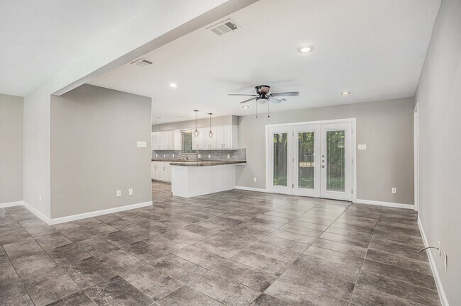 Building Photo - 2902 Helberg Rd