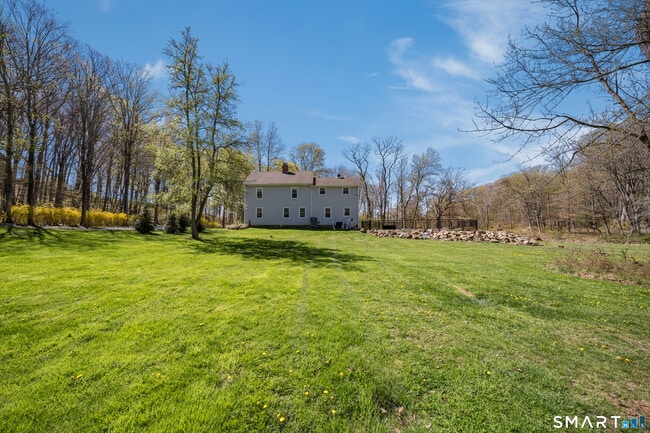 Building Photo - 50 Ledge Hill Rd