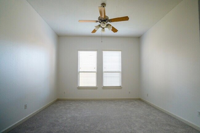 Building Photo - 114 W Montfair Blvd