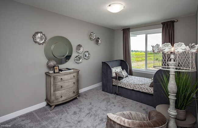 Building Photo - 3BR 2.5ba Townhome in Waukee, IA, available July 6th!