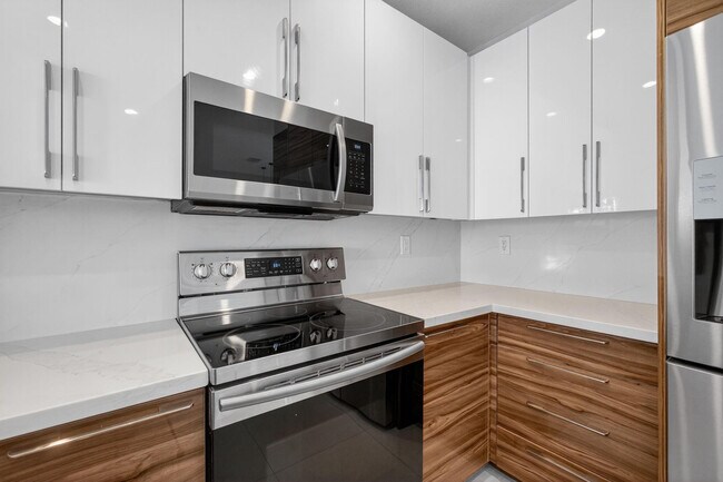 Building Photo - 981 SW 149th Ct