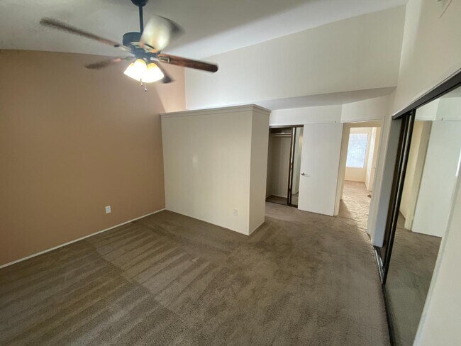 Building Photo - 10381 Crosscreek Terrace