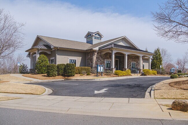 Building Photo - 1089 Wallace Lake Rd