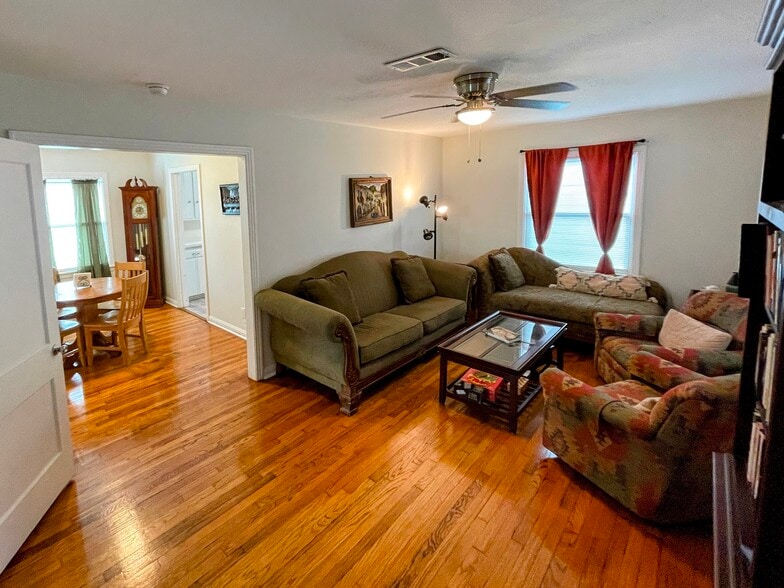 Building Photo - 618 Dunkley Dr