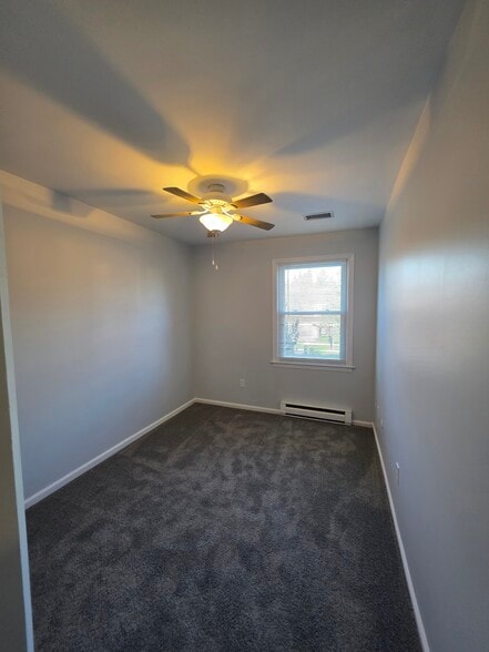 Building Photo - 1930 Cricklewood Cv