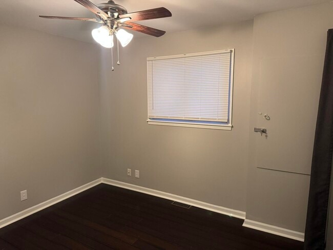 Building Photo - 513 Wilkinson St