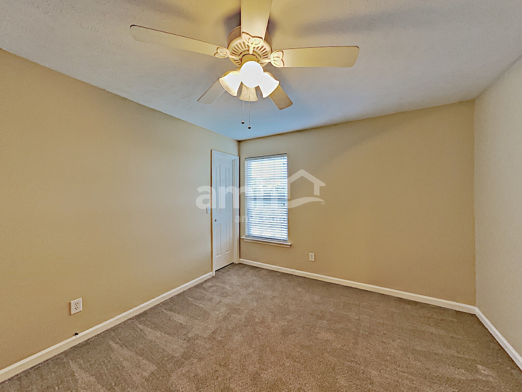 Building Photo - 111 Dreville Dr