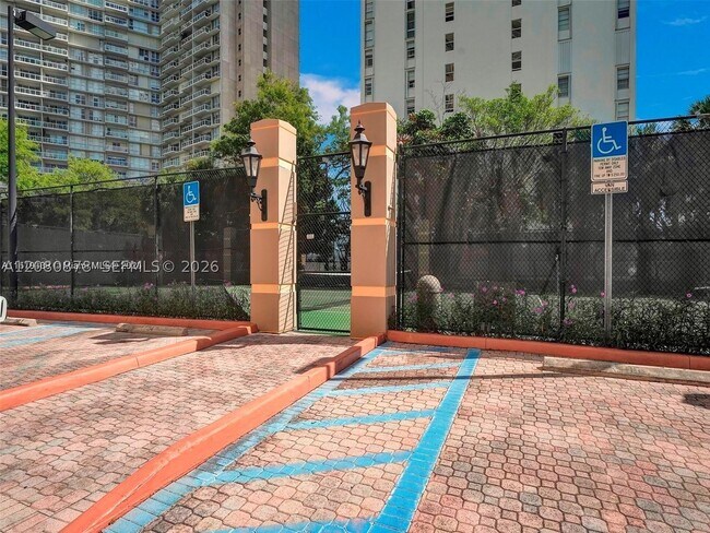Building Photo - 2475 Brickell Ave