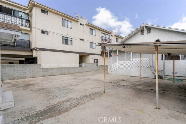 Building Photo - 818 E Windsor Rd