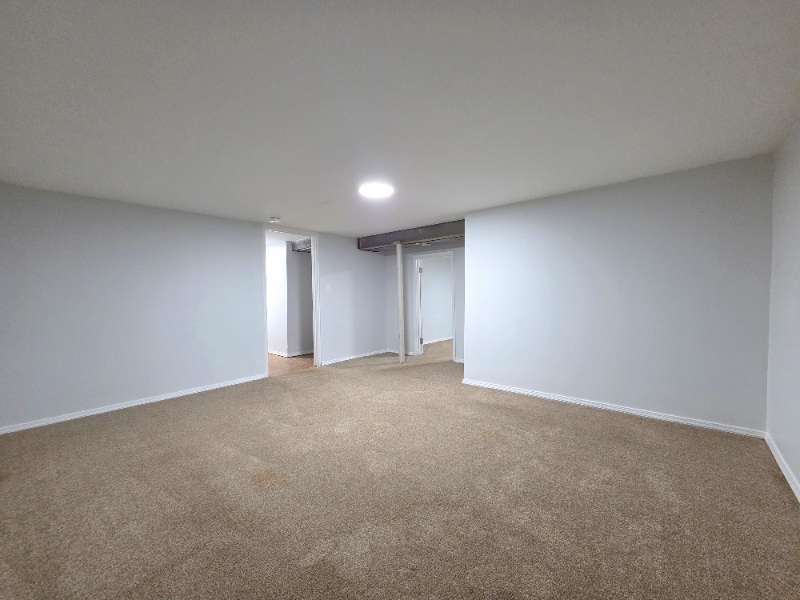 Building Photo - 29 E Lake Shore Dr