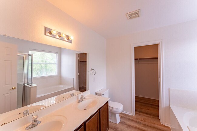 Building Photo - 1225 Anise Dr