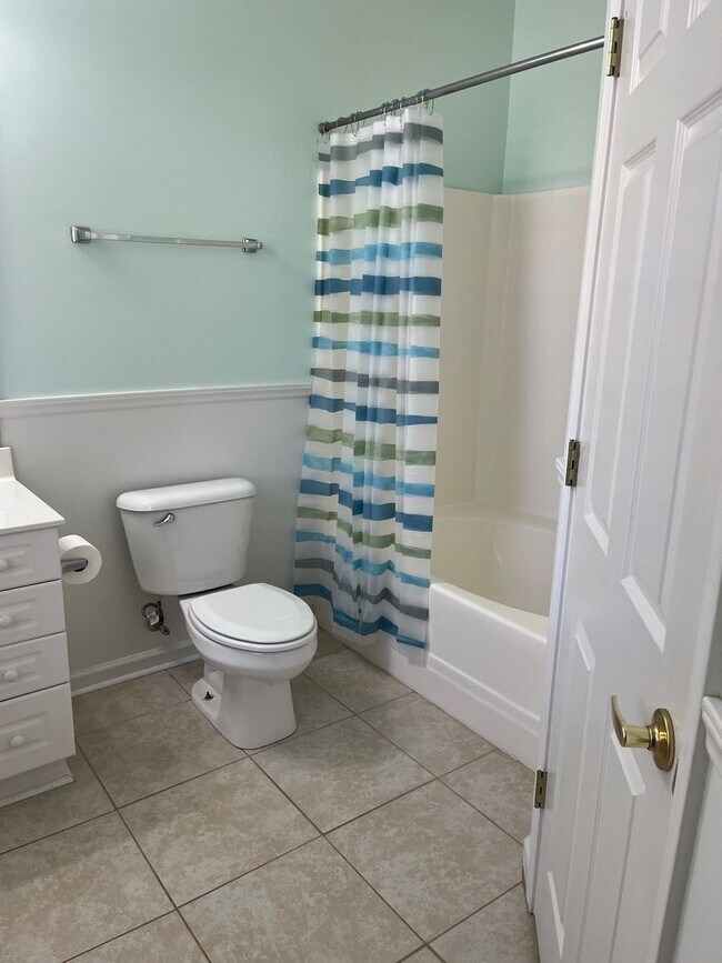 Building Photo - Great Neighborhood with Community Pool