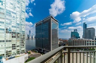 Building Photo - 20 2nd St