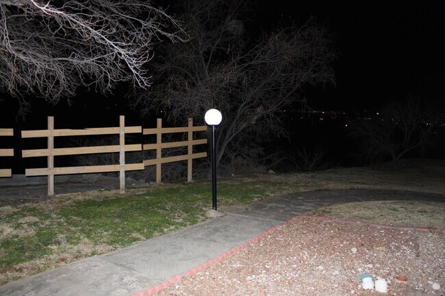 Building Photo - 288 Maricopa Dr