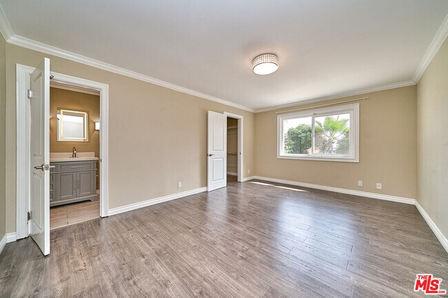 Building Photo - 2660 Conata St