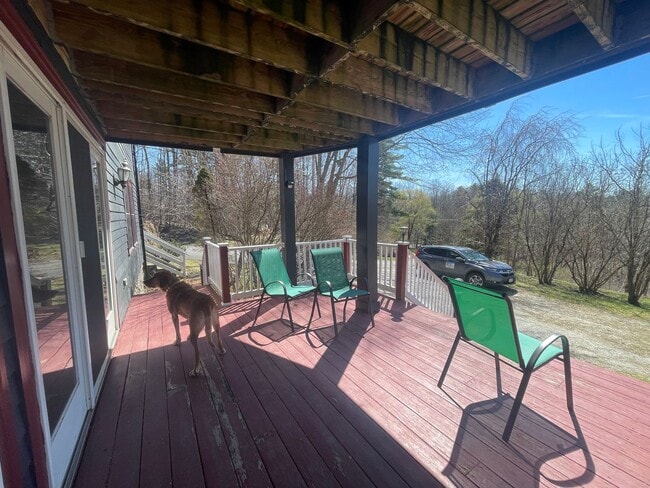 Building Photo - 182 Division St