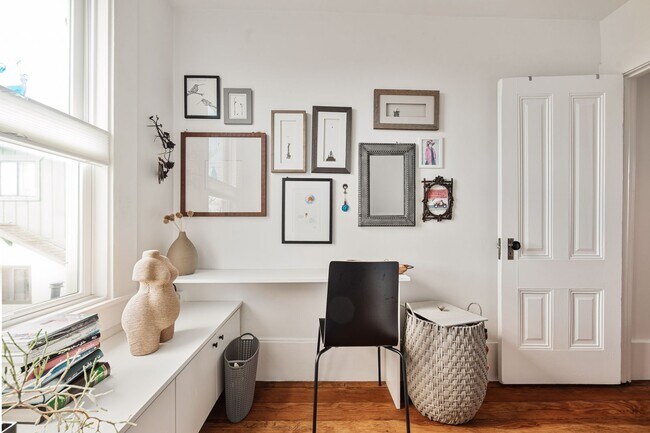 Building Photo - Elegant, Light-Filled Furnished Alameda Home with Indoor-Outdoor Living