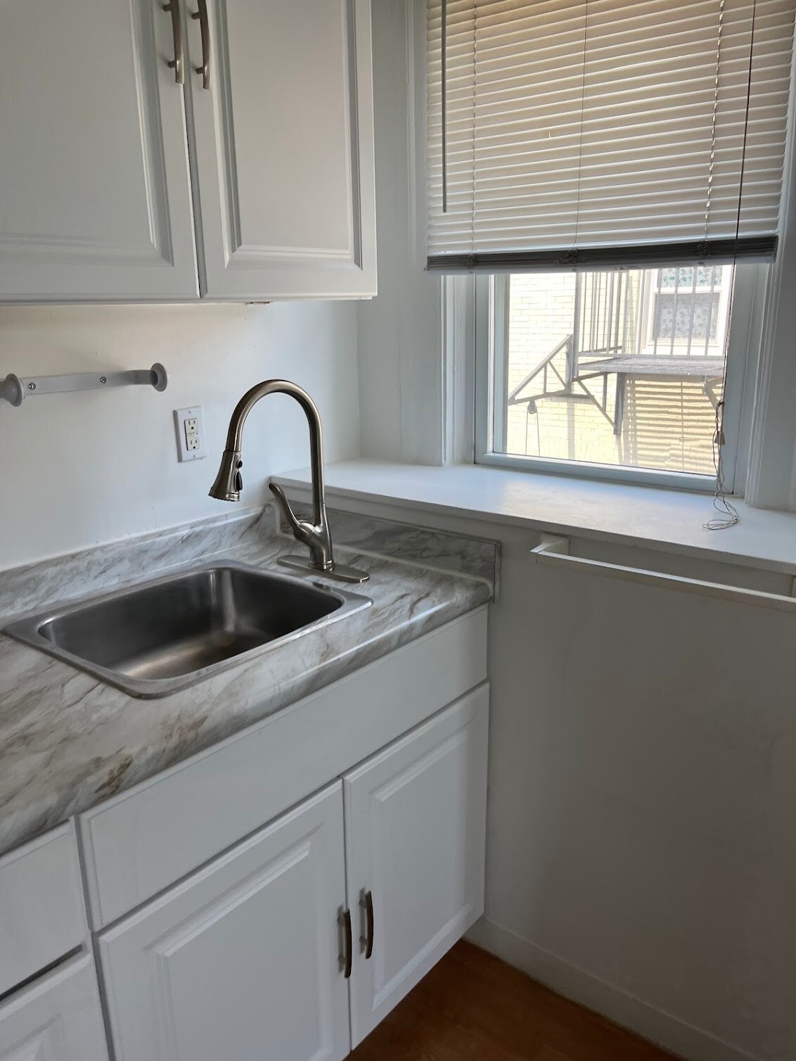 Building Photo - 370 S Negley Ave