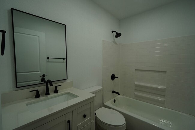 Building Photo - 925 Ohio St