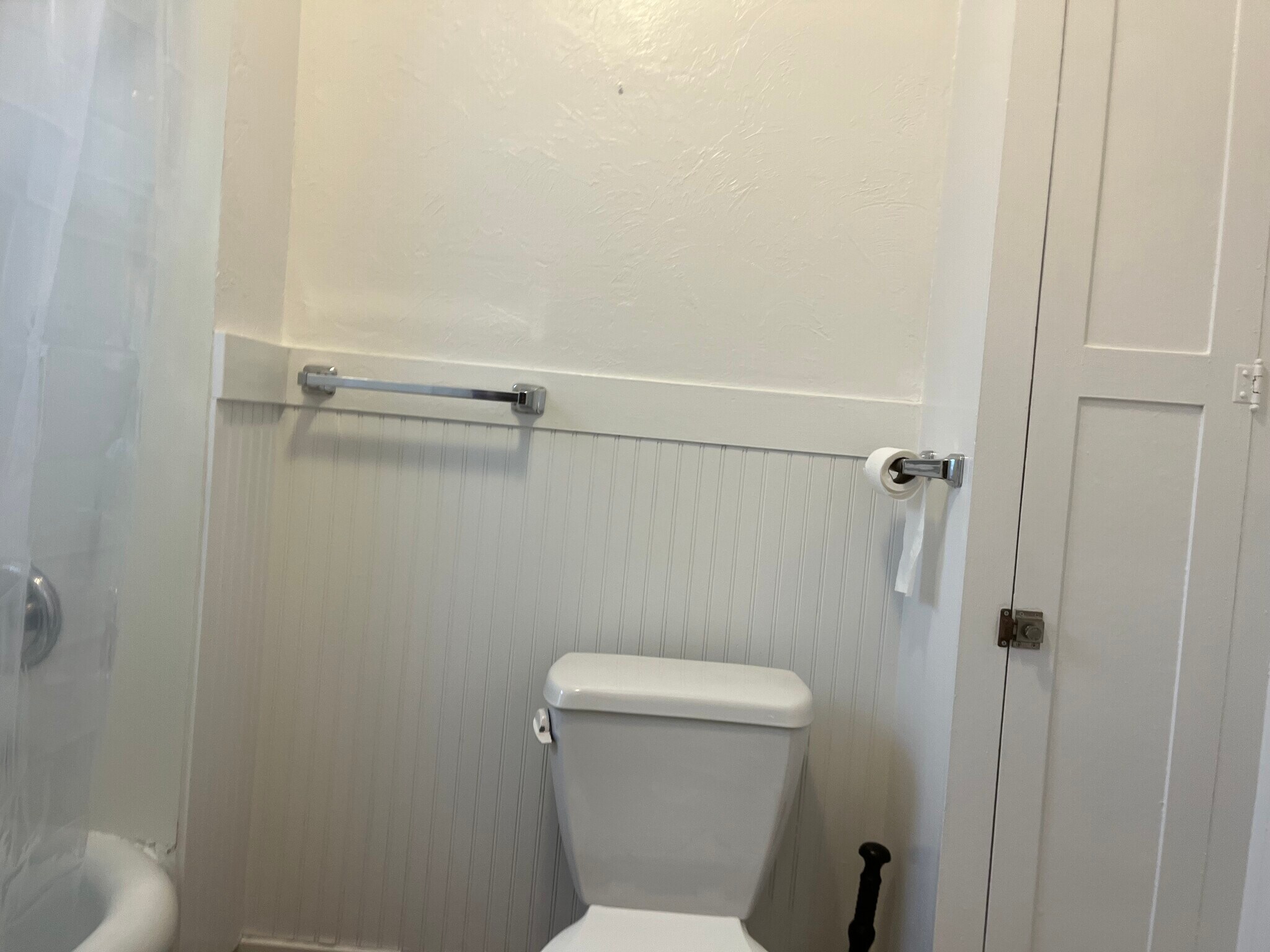 bathroom with storage - 640 S 4th Ave