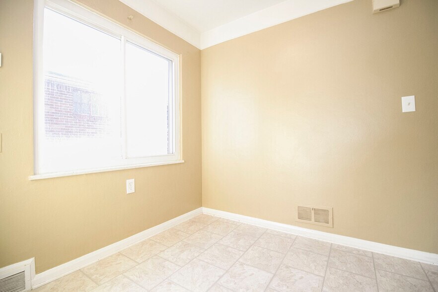 Building Photo - 3941 Torrance Dr