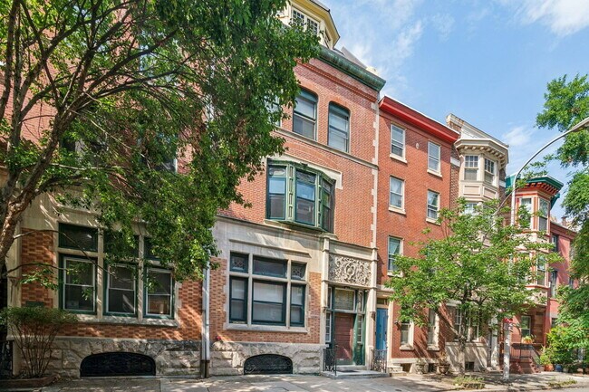 Building Photo - 1721 Pine St