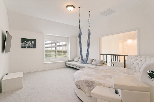 Building Photo - 7721 Shackelford Dr