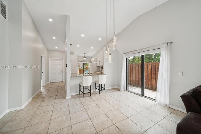 Building Photo - 4949 E Lakes Dr